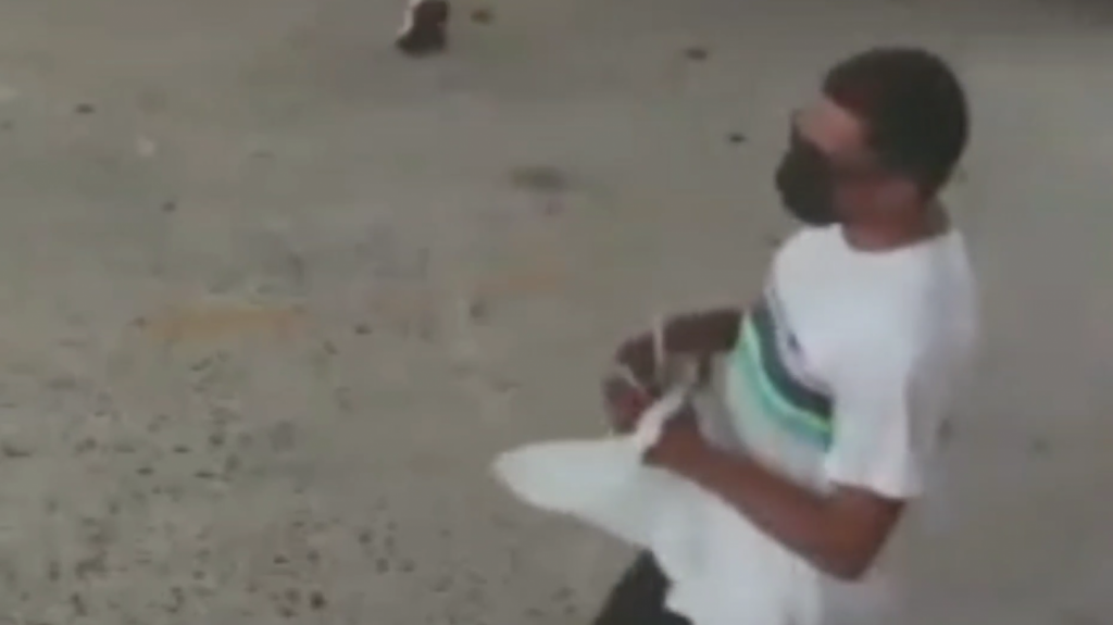  Publican video de &ldquo;Caco&rdquo; que rob&oacute; Burger King en San Juan 