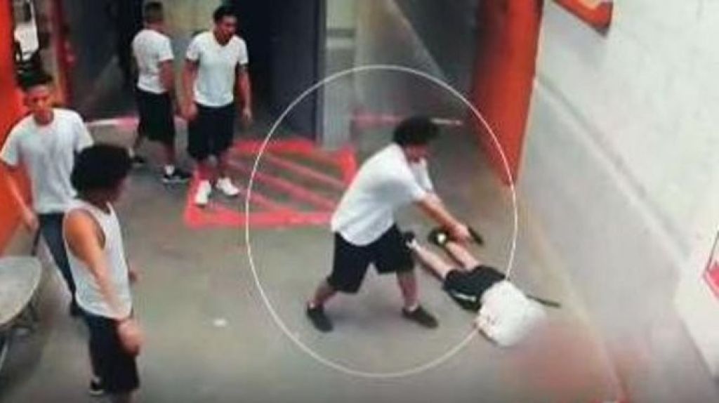  Viral video del asesinato de un reo en c&aacute;rcel de Honduras 