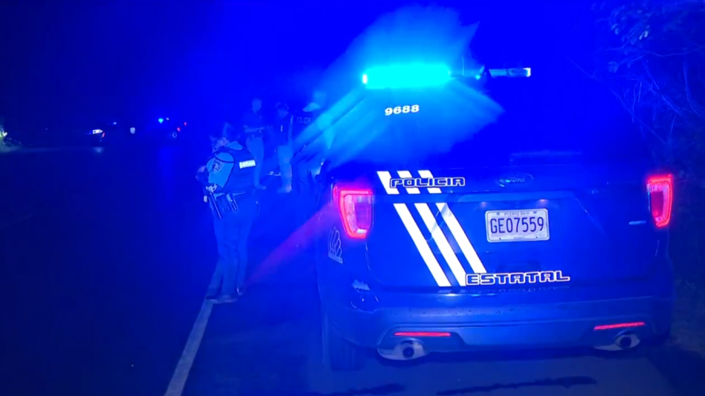  Video: Asesinan a un hombre dentro de un auto en Vega Baja 