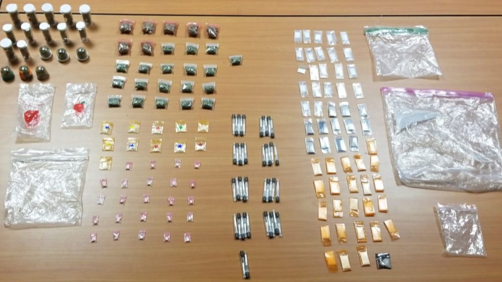  Ocupan sustancias controladas en residencial de Manat&iacute; 