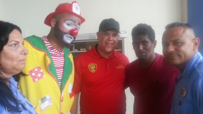 DEAMBULANTE ADICTO SOLICITA AYUDA A BOMBEROS PARA REHABILITARSE