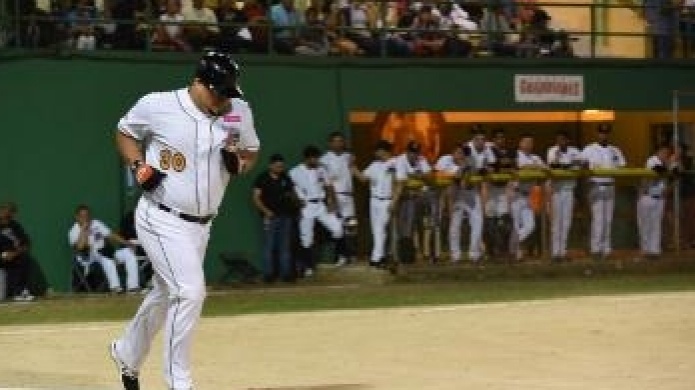 Dos grand slam de Wilbert Morales en victoria de Dorado (Incluye tabla de posiciones)