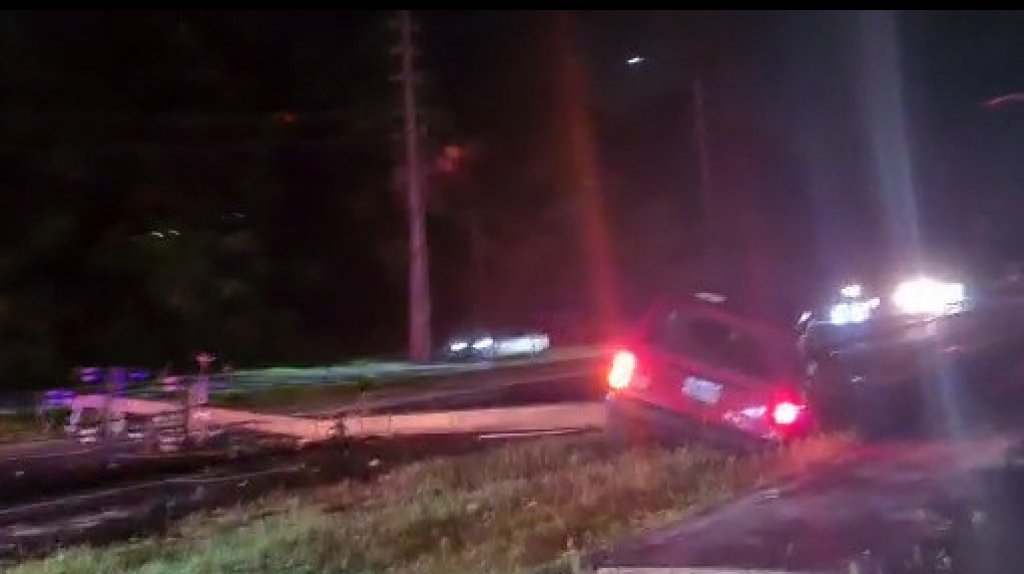  Video: Identifican a conductor que dej&oacute; a Bayam&oacute;n anoche y hoy sin luz 