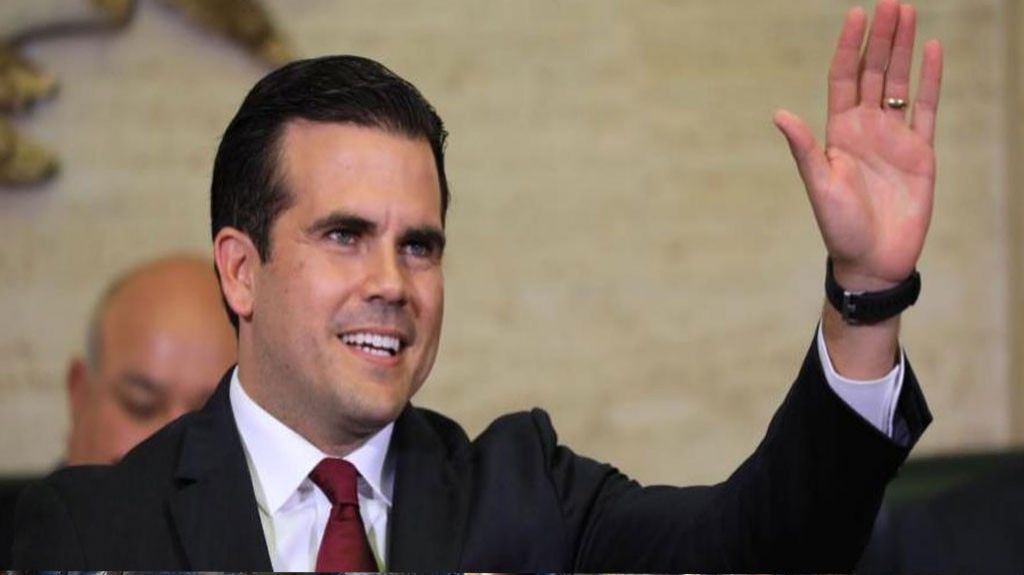  Gobernador firma proyecto reorganiza Departamento Recursos Naturales 