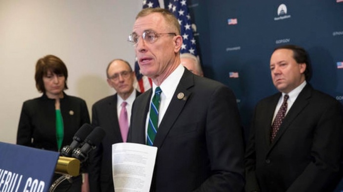 Legislador de Pensilvania renuncia tras pedir a amante que abortara