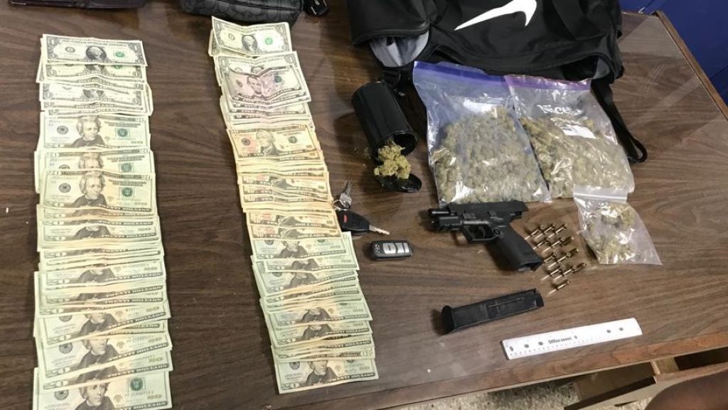  Arrestados en Arecibo con un arma y veh&iacute;culos buscados por el banco 