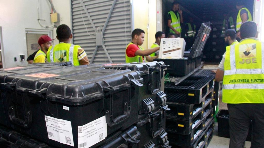  Sujetos asaltan la Junta Electoral de Santiago y cargan con 631,830 dólares 