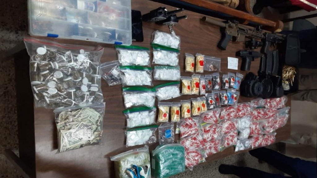  Polic&iacute;a responde a tiroteo en Manat&iacute; y arresta a 3 con armas y drogas 