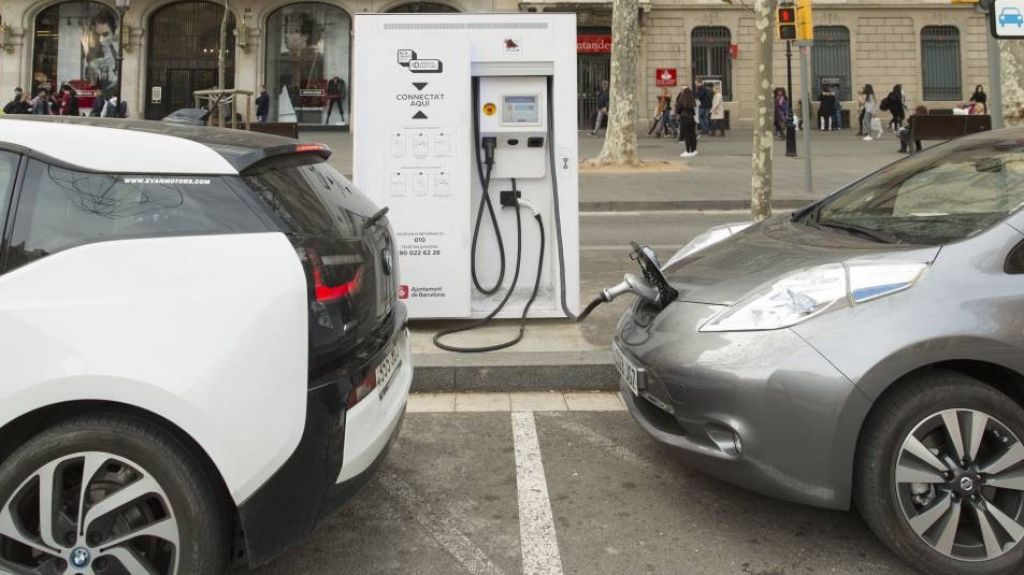  Vea video: Las creaciones contra la falta de autonom&iacute;a de veh&iacute;culos el&eacute;ctricos en China 