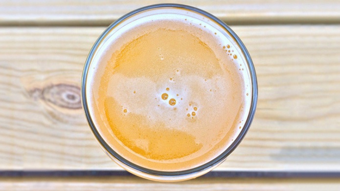 Descubren que una bebida alcoholica previene el alzheimer