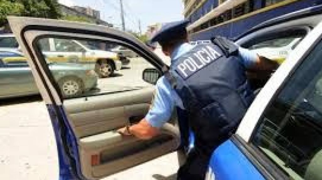  Veh&iacute;culo volcado en expreso PR-22 de Arecibo a Barceloneta 