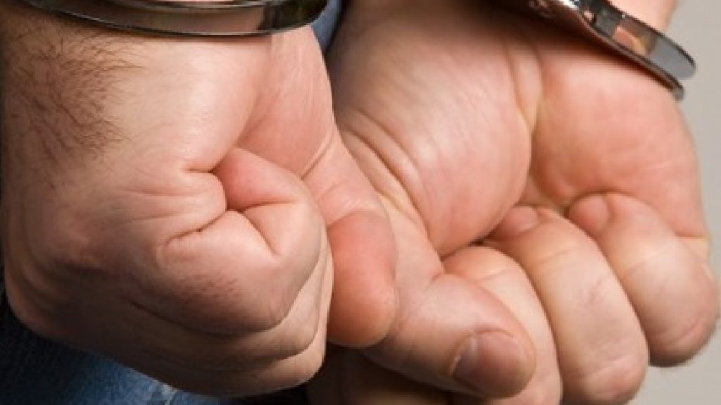  Arrestan conductor con drogas en Manat&iacute; 