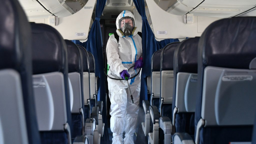  Una mujer de unos 30 a&ntilde;os con coronavirus fallece dentro de un avi&oacute;n que estaba a punto de despegar 