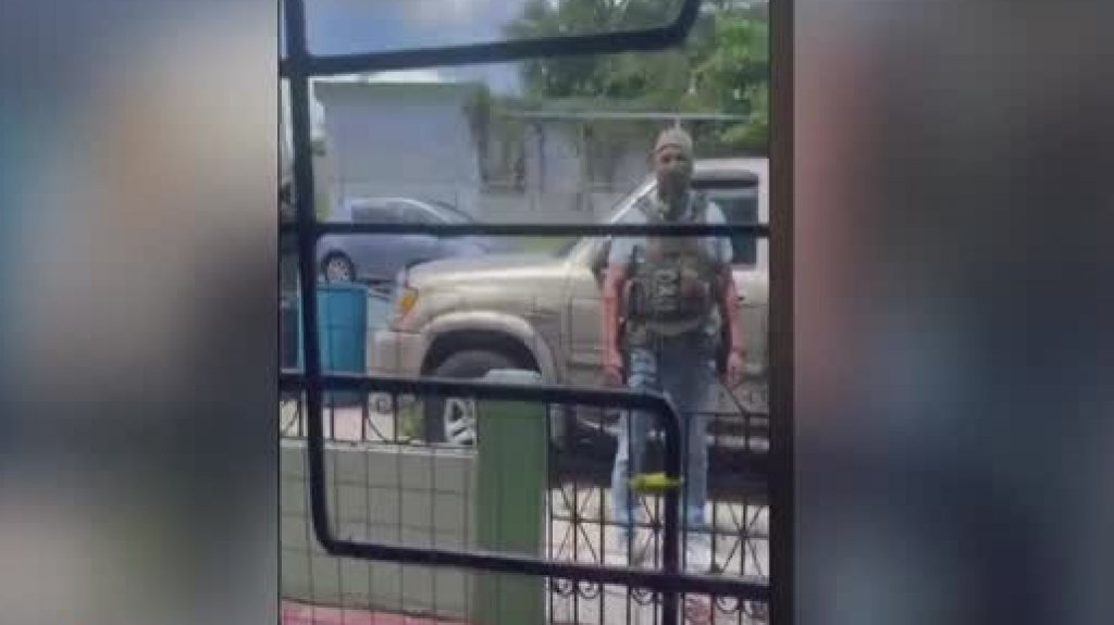  Video: Niñas entran en pánico luego que el ICE llegara a residencia de San Juan a buscar a una mujer 