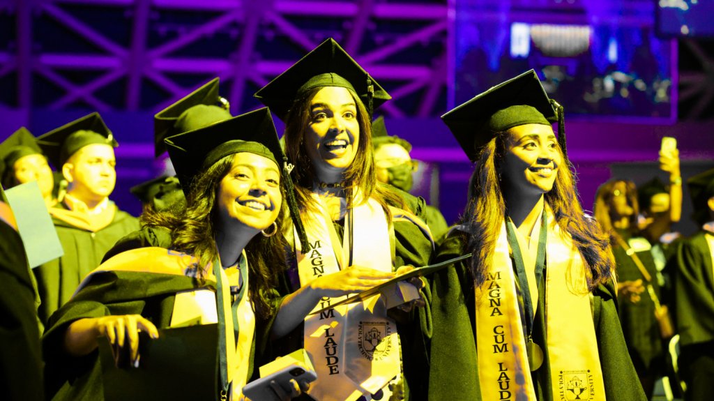  Sobre 600 graduandos se suman a la creación de un mejor Puerto Rico 