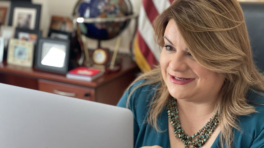  Comisionada residente coauspicia proyecto que busca aumentar el n&uacute;mero de hogares disponibles para los ni&ntilde;os en cuidado de crianza 