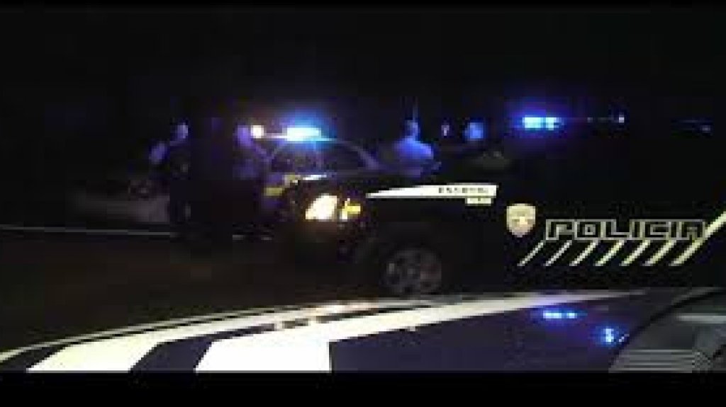  Una mujer herida y un hombre muerto dentro de un auto en Cidra 