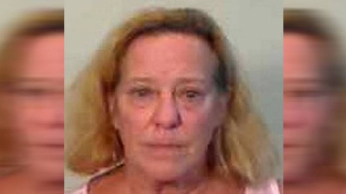 HacÃ­a exÃ¡menes de orina para la Corte, y fue ella la arrestada por borracha