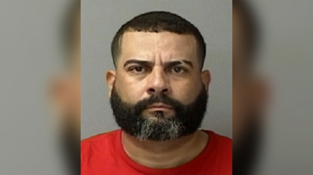  Sujeto irrumpe en actividad de un vecino en Arecibo y agrede a dos personas con un destornillador 