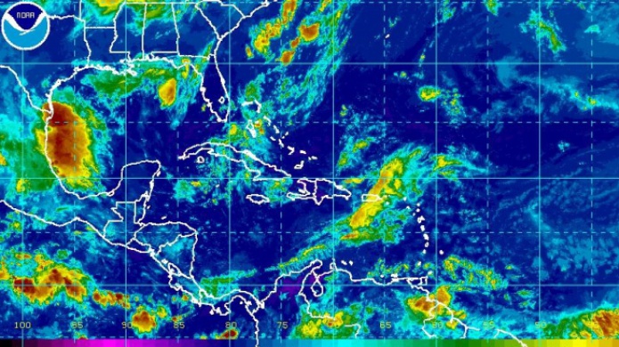 Onda tropical pasa por la regiÃ³n, pero se aproxima una masa de aire seca y brumosa...