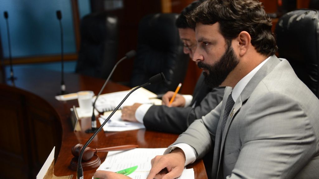  Avanza pesquisa de la C&aacute;mara sobre premios por carreras de caballos 