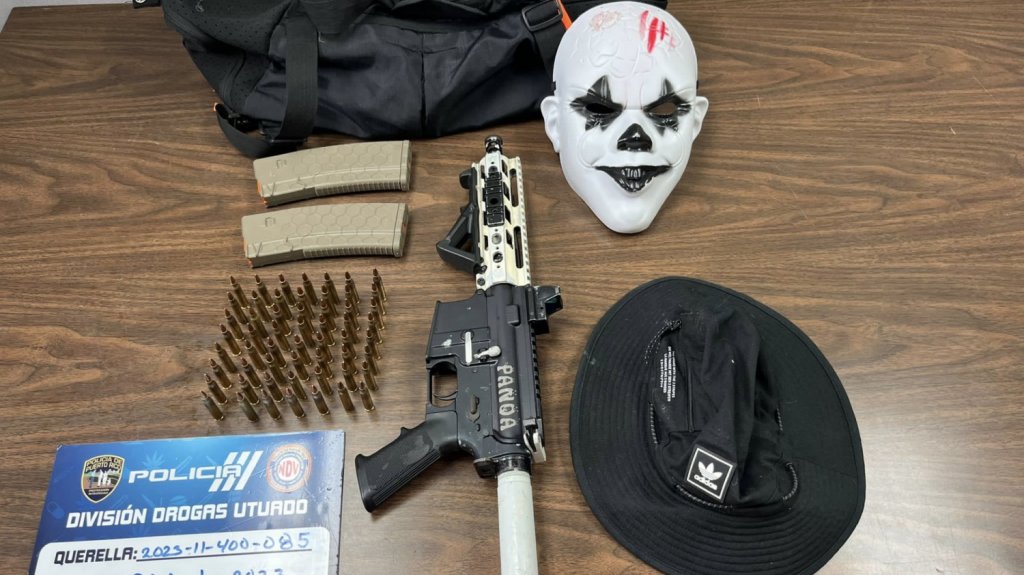  Intervenci&oacute;n en residencial de Adjuntas deja un arresto, confiscaci&oacute;n de armas y drogas 