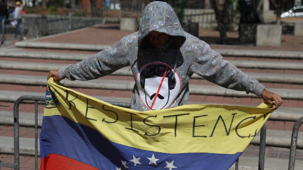  EEUU pide acabar con el estado "mafioso" de Maduro y choca con China y Rusia 