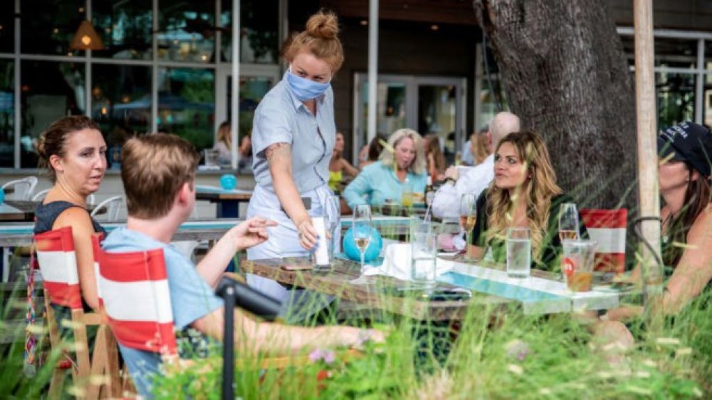  Texas impone uso obligatorio de tapabocas en condados con m&aacute;s de 20 casos 