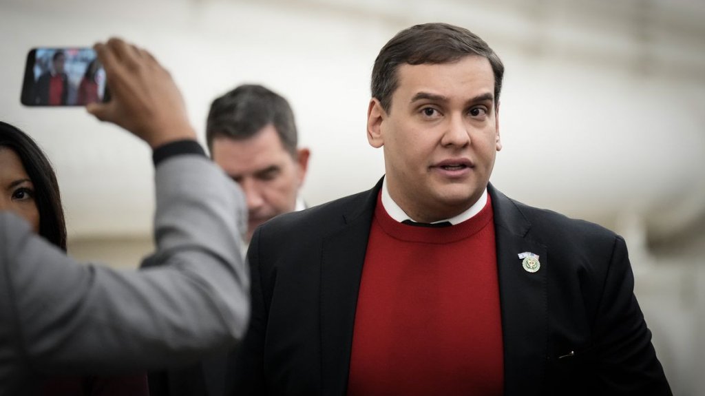  La Cámara de Representantes de EE.UU. vota a favor de expulsar al congresista George Santos en una votación histórica 