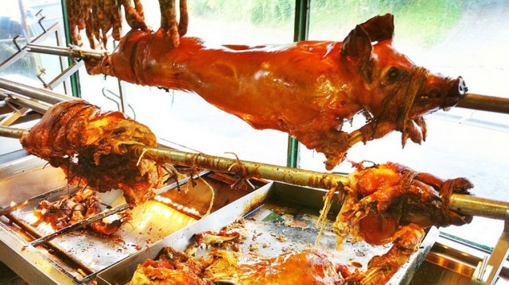  Listos para la temporada navide&ntilde;a, los productores de carne de cerdo de Puerto Rico 