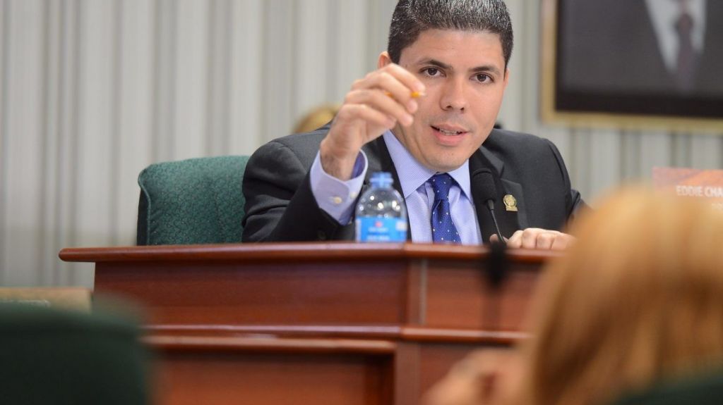  Eddie Charbonier cataloga como &ldquo;hipocres&iacute;a pol&iacute;tica&rdquo; apoyo de Carmen Yulin a candidatos en Estados Unidos 