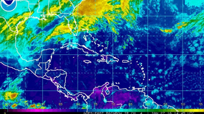 Brisa fresca y poca actividad de lluvia. Condiciones marÃ­timas peligrosas