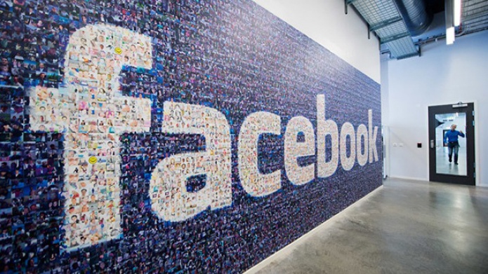 "Facebook es un regalo para las agencias de inteligencia"