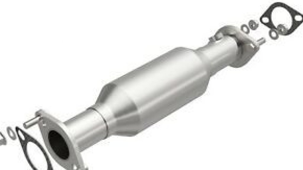  Roban tres catal&iacute;ticos en establecimiento de alquiler de veh&iacute;culos en Bayam&oacute;n 