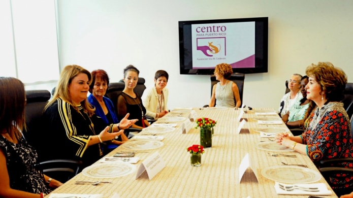 Jenniffer GonzÃ¡lez se reÃºne con mujeres empresarias en la FundaciÃ³n Sila M. CalderÃ³n