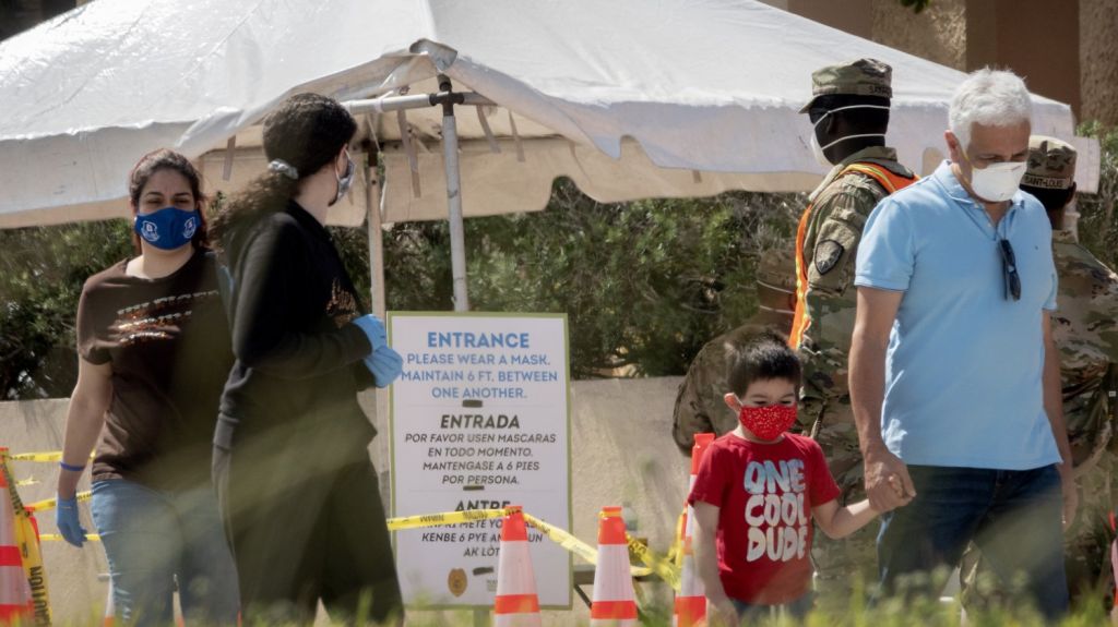  Florida, con 1.715 muertes por COVID-19, vigila focos en centros de ancianos 