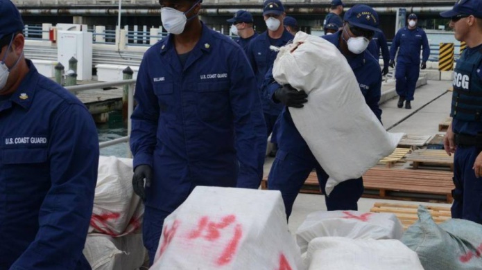 Interceptan tres botes en el PacÃ­fico cargados con fardos de cocaÃ­na