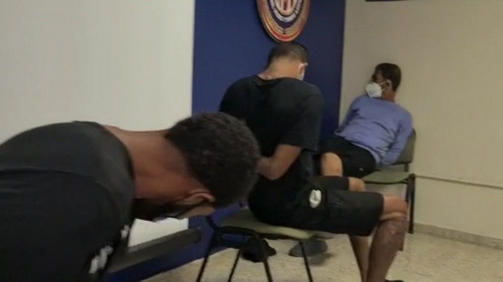  Video: Agentes de drogas metro arrestan 5 hombre durante intervenciones en San Juan 