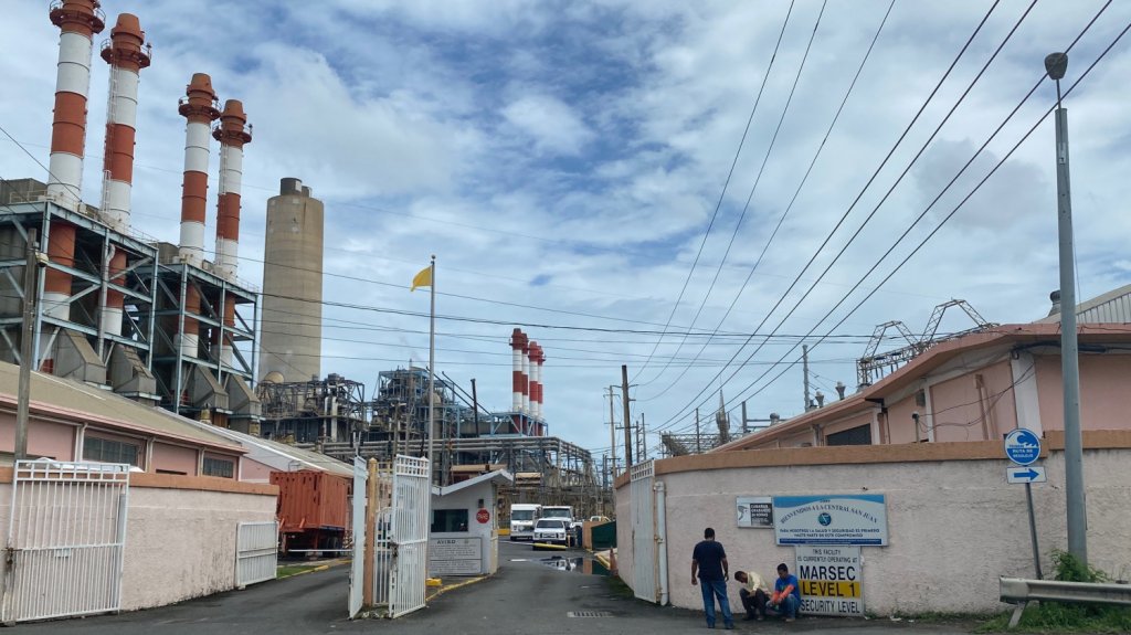  Cientos de miles de abonados de la AEE sin servicio de electricidad 