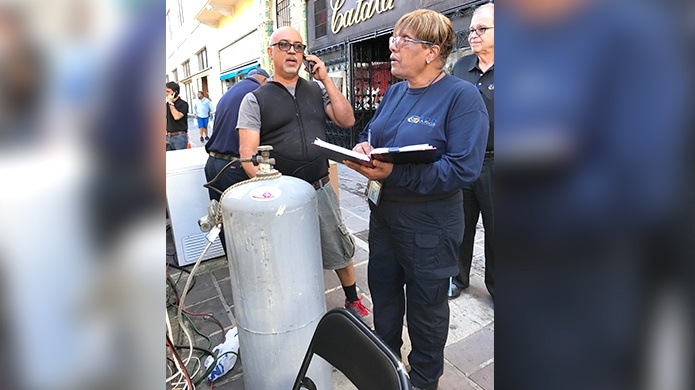COMISIÃN DE SERVICIO PÃBLICO INSPECCIONA LÃNEAS DE GAS EN EL VIEJO SAN JUAN CON MOTIVO DE LAS FIESTAS DE LA CALLE SAN SEBASTIÃN