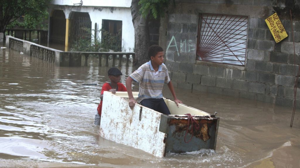  Autoridades Guadalupe y Barbados cierran colegios por tormenta tropical Kirk 