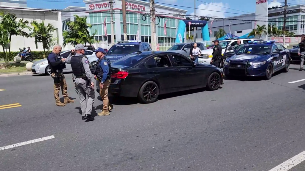  (Ampliaci&oacute;n) Detienen a cinco personas durante sepelio en Bayam&oacute;n 