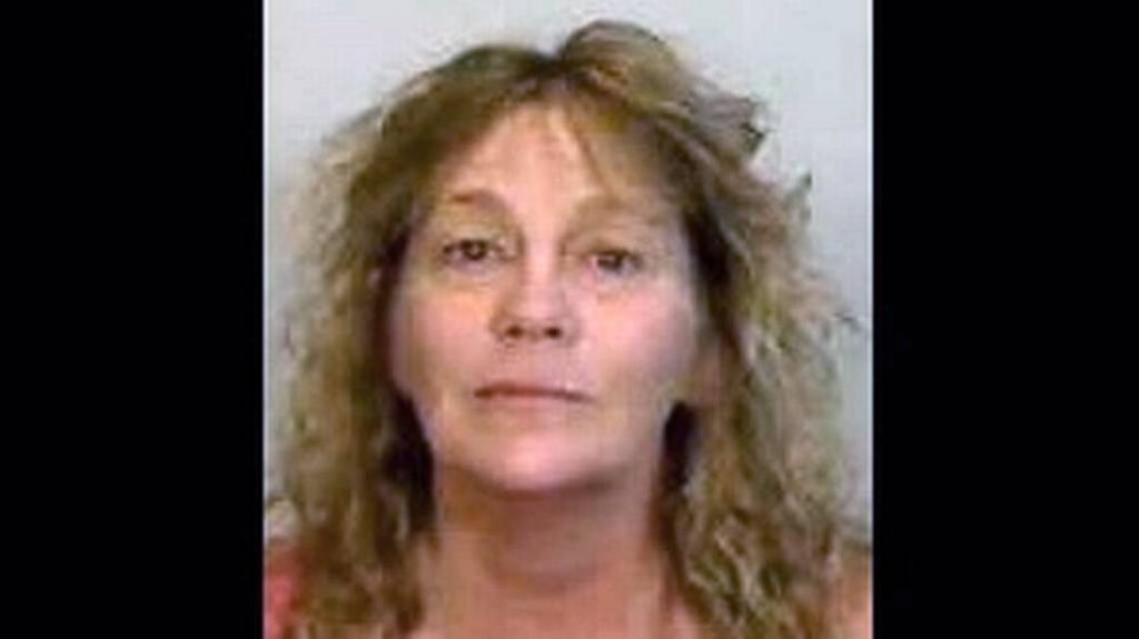  Una turista borracha le grita a un ni&ntilde;o en un restaurante. Termin&oacute; tras las rejas 