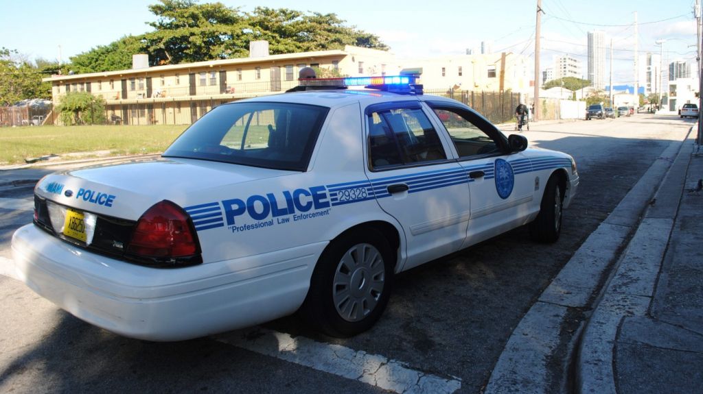  Una mujer de Florida mata a su madre por excluirla del testamento 