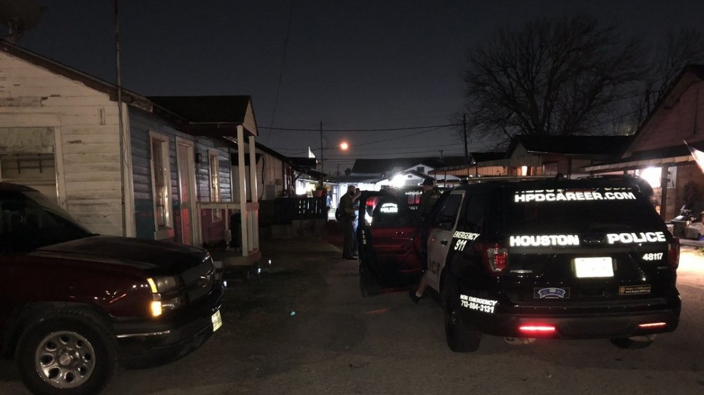  Un ni&ntilde;o de tres a&ntilde;os mata a su hermano de ocho meses al dispararle en el abdomen 