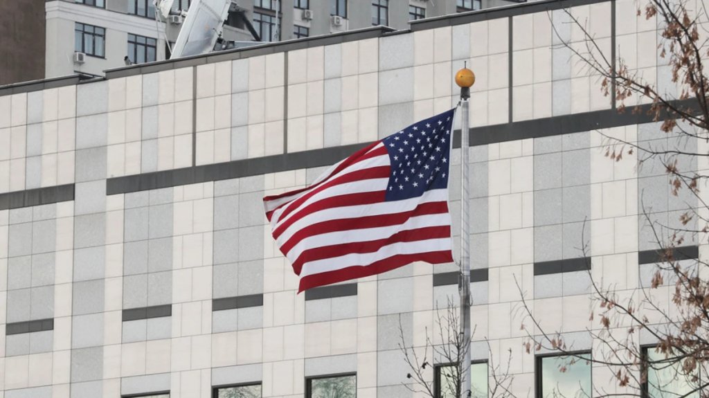  La Embajada de EE.UU. en Kiev urge a sus ciudadanos a abandonar Ucrania 