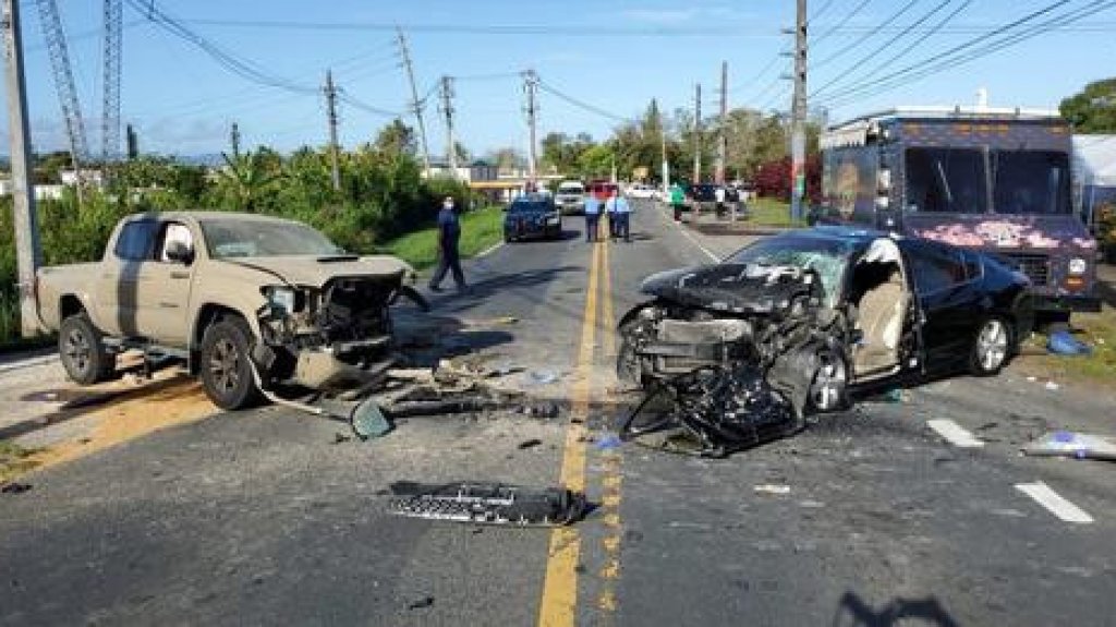  Un muerto y dos heridos en violento accidente de auto en Cidra 