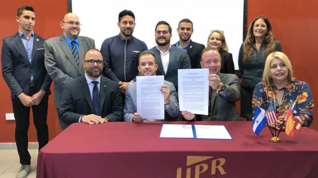  DDEC y Comercio y Exportaci&oacute;n firman acuerdo con UPR Humacao 