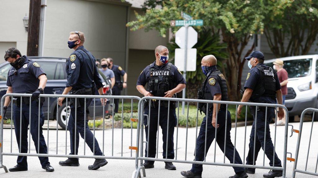  La familia de un afroamericano acusa a la polic&iacute;a de su muerte en Texas 