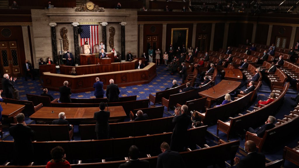  L&iacute;deres latinos piden a Biden y Congreso la ciudadan&iacute;a a los indocumentados 